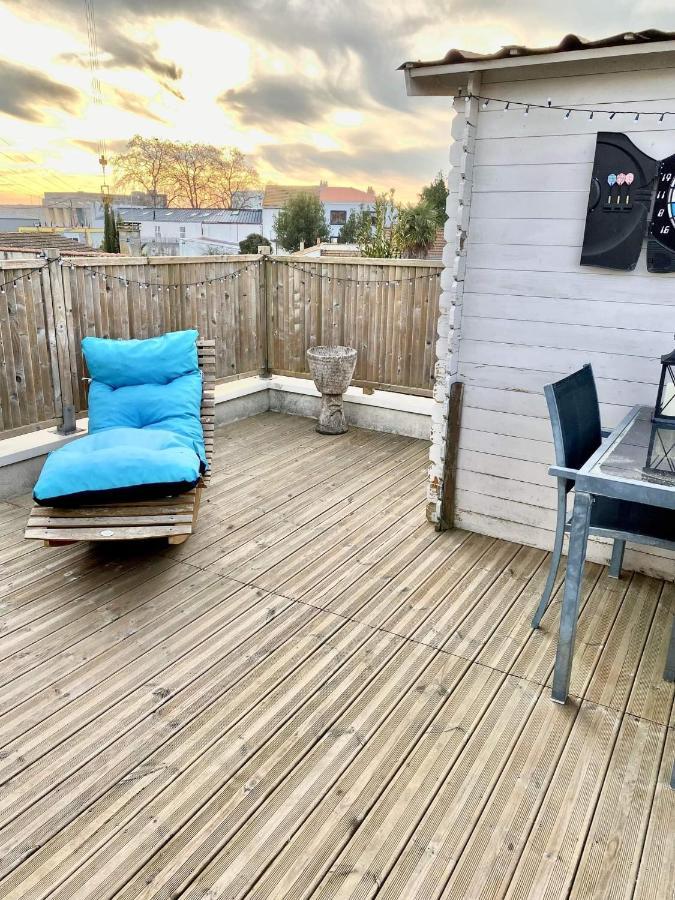 Chaleureux T2 30 M2 Et Sa Terrasse Bois 18 M2 Appartement La Rochelle  Buitenkant foto