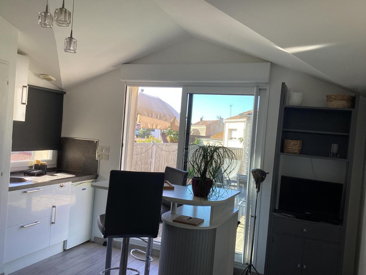 Chaleureux T2 30 M2 Et Sa Terrasse Bois 18 M2 Appartement La Rochelle  Buitenkant foto